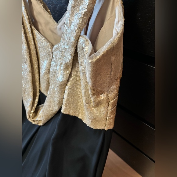 Long Sweetheart Neckline Sequin & Poly Chiffon Dress - Picture 6 of 14